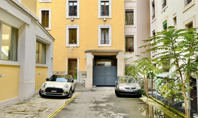 Недвижимость Apartment 5 rooms: 4