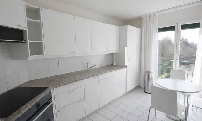 Недвижимость Apartment 4 rooms: 3