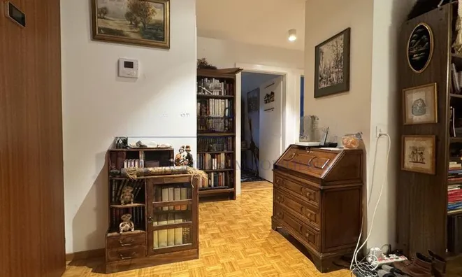 Недвижимость Apartment 4 rooms: 6