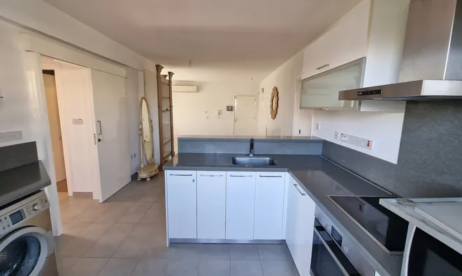 Недвижимость 3 Bedrooms Apartment For sale in Germasogeia, Limassol: 2