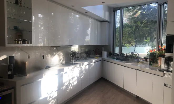 Недвижимость 3 Bedrooms Duplex Flat For sale in Germasogeia, Limassol: 2