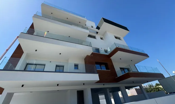 Недвижимость 3 Bedroom Apartment For Sale In Zakaki, Limassol: 2