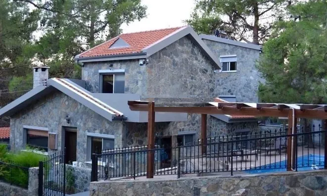 Недвижимость 4 Bedroom House For Sale In Moniatis, Limassol.: 2