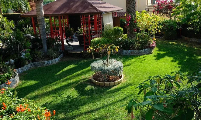 Недвижимость 6 Bedroom Villa for Sale in Limassol, Agios Tychonas: 2