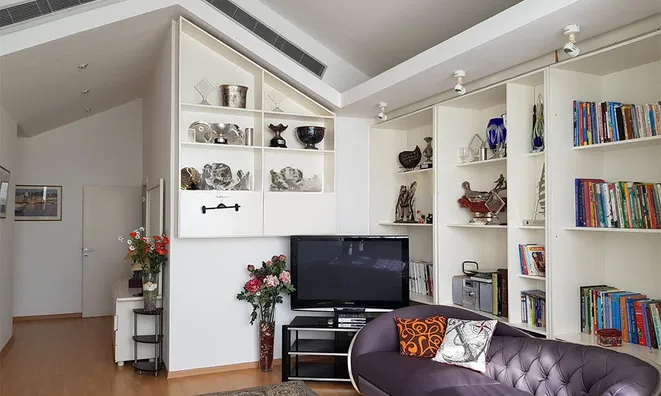 Недвижимость 6 Bedroom Villa for Sale in Limassol, Agios Tychonas: 3