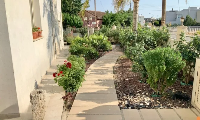 Недвижимость 4 Bedroom House For Sale in Nicosia, Latsia: 9