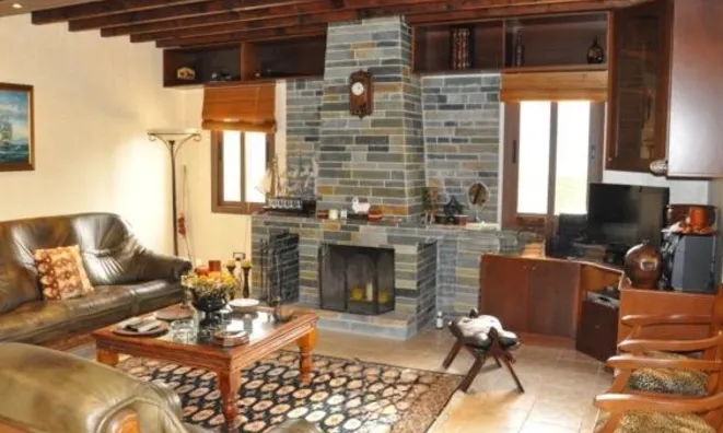 Недвижимость 4 Bedroom Villa with a huge plot for Sale in Pissouri ,Limassol: 2