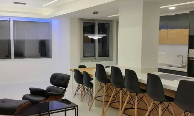 Недвижимость 4 Bedroom Apartment Across the Sea for Sale in Limassol, Agios Tychonas: 1