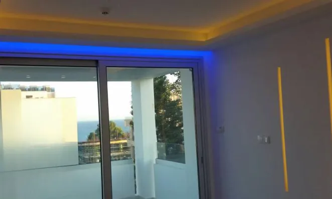 Недвижимость 4 Bedroom Apartment Across the Sea for Sale in Limassol, Agios Tychonas: 12