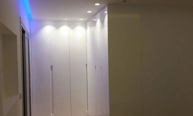 Недвижимость 4 Bedroom Apartment Across the Sea for Sale in Limassol, Agios Tychonas: 15