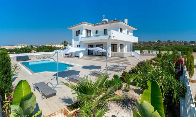 Недвижимость 4 Bedroom Villa in Famagusta, Protaras area: 1