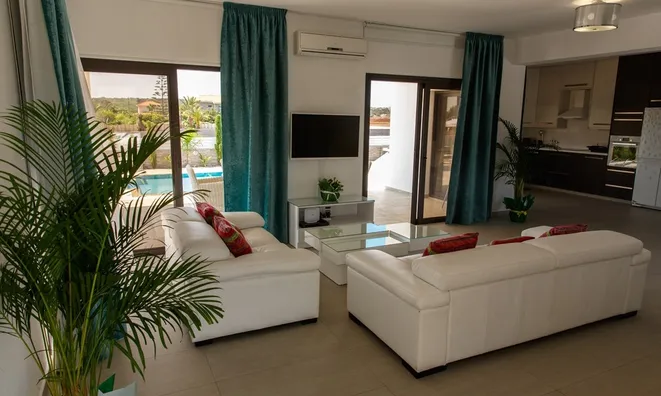 Недвижимость 4 Bedroom Villa in Famagusta, Protaras area: 5