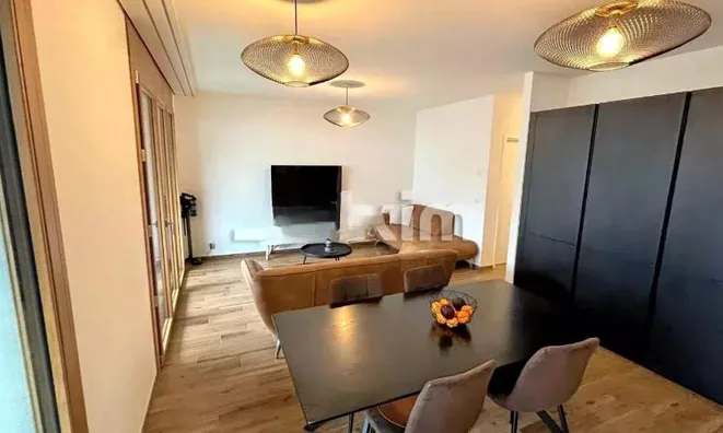 Недвижимость Apartment 4 rooms: 3