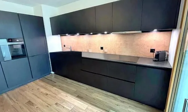 Недвижимость Apartment 4 rooms: 4