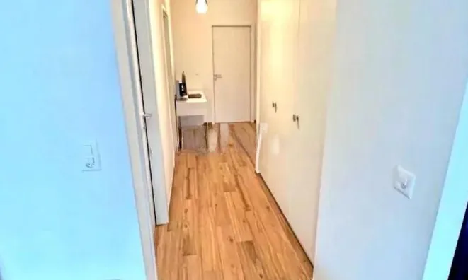 Недвижимость Apartment 4 rooms: 7