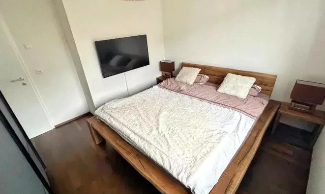 Недвижимость Apartment 4 rooms: 10