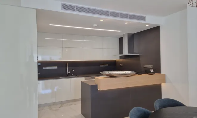 Недвижимость 3 Bedroom Seafront Apartment for Sale in Potamos Germasogeias, Limassol: 2