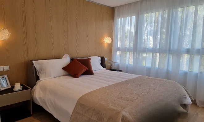 Недвижимость 3 Bedroom Seafront Apartment for Sale in Potamos Germasogeias, Limassol: 5