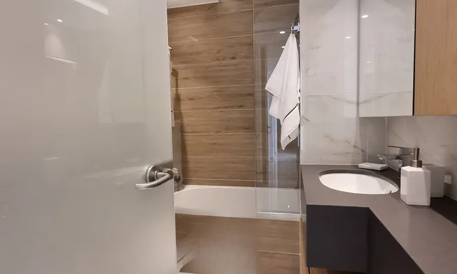 Недвижимость 3 Bedroom Seafront Apartment for Sale in Potamos Germasogeias, Limassol: 8