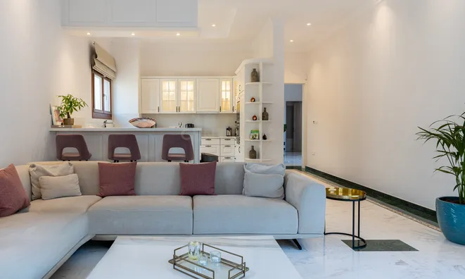 Недвижимость 6 Bedroom Villa For Sale in Mouttagiaka, Limassol: 3