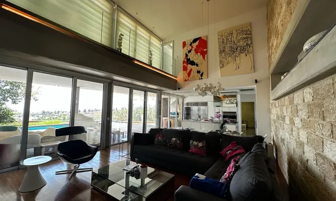 Недвижимость 5 Bedroom Villa For sale in Limassol City,: 11