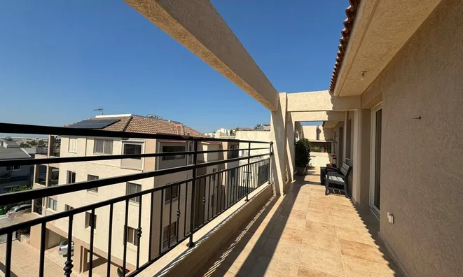 Недвижимость 3 Bedroom Penthouse Apartment For Sale, Ayia Fyla: 12