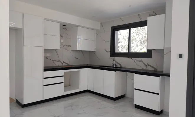 Недвижимость 3 Bedroom Apartment for Sale in Zakaki, Limassol: 1