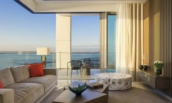 Недвижимость 1 Bedroom Seafront Apartment For Sale in Limassol, Neapolis: 7