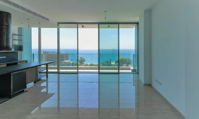 Недвижимость 3 Bedroom Apartment For sale in Agios Tychonas, Limassol: 2