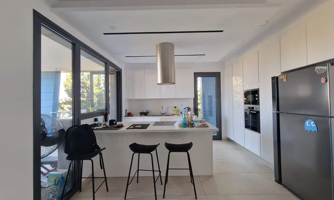 Недвижимость 2 Bedroom Penthouse Apartment For Sale In Germasogeia, Limassol: 2