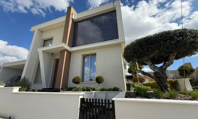 Недвижимость 3 Bedroom Detached House for Sale in Episkopi, Limassol: 1