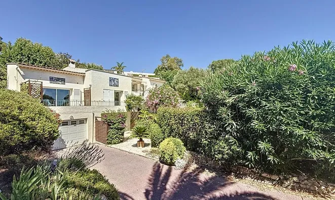 Недвижимость Villa Croix des Gardes: 2