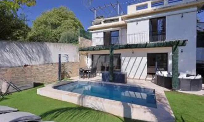 Недвижимость Villa Petit Juas: 2