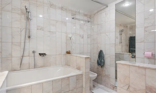 Недвижимость Apartment Monaco, La Rousse-Saint Roman: 13