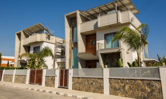 Недвижимость 4 Bedroom Detached house For Sale in Agios Tychonas, Limassol: 2