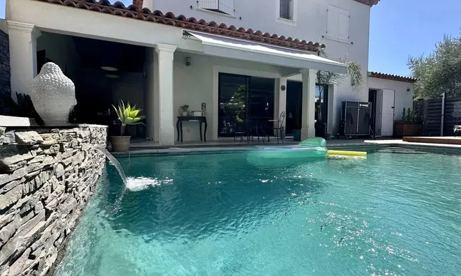 Недвижимость Villa Croix des Gardes: 2