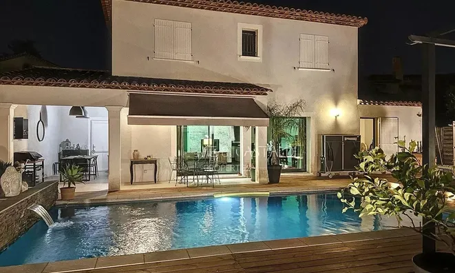 Недвижимость Villa Croix des Gardes: 13