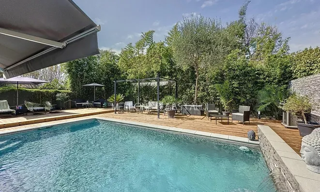 Недвижимость Villa Croix des Gardes: 17