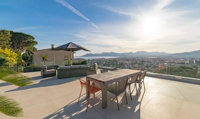 Недвижимость Maison Cannes Croix des Gardes: 3