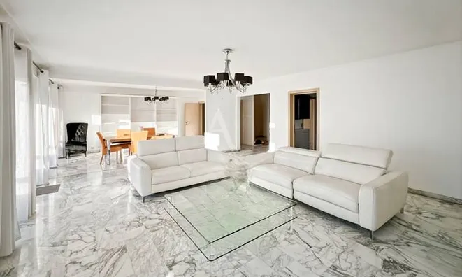 Недвижимость Villa Petit Juas: 1