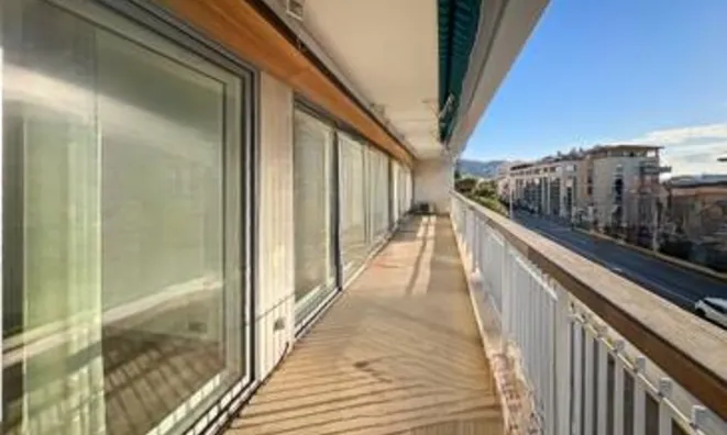 Недвижимость Villa Petit Juas: 2