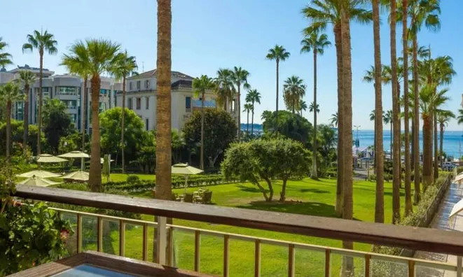 Недвижимость Villa Croix des Gardes: 1