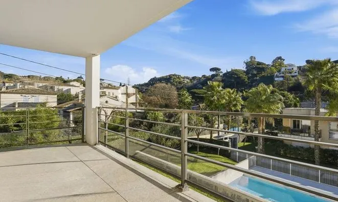 Недвижимость Villa Croix des Gardes: 1