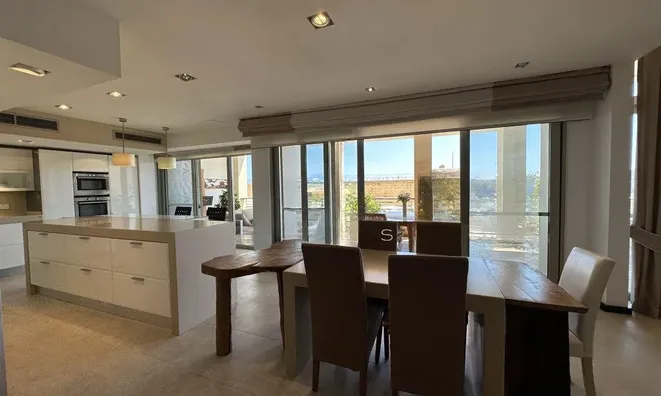 Недвижимость Sliema Seaside Apartment: 5