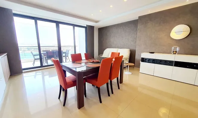 Недвижимость Sliema Sea View Apartment: 2