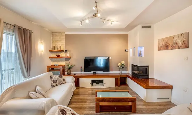 Недвижимость Pembroke Shores Apt: 2