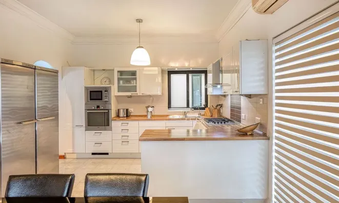 Недвижимость Pembroke Shores Apt: 7