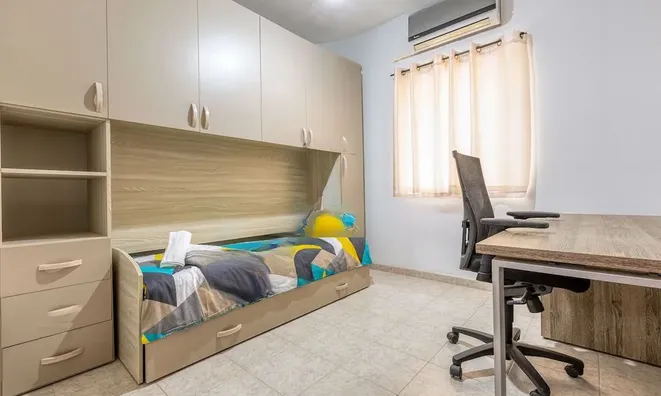 Недвижимость Pembroke Shores Apt: 18