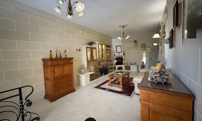 Недвижимость Qormi Central Apartments: 1