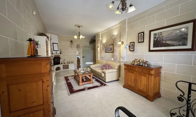 Недвижимость Qormi Central Apartments: 2